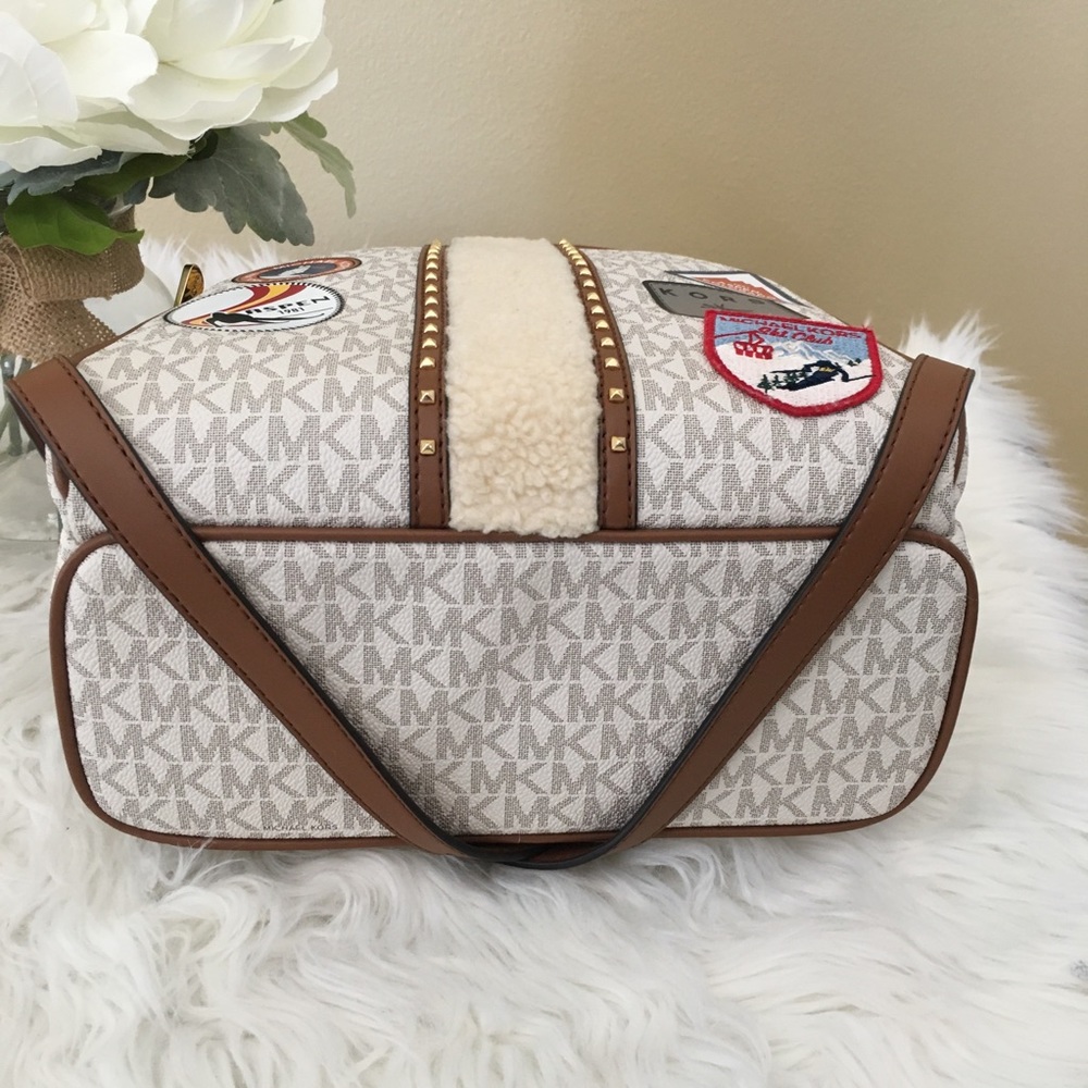 Last one ✨Michael Kors medium abbey aspen backpack - Picture 3 of 8